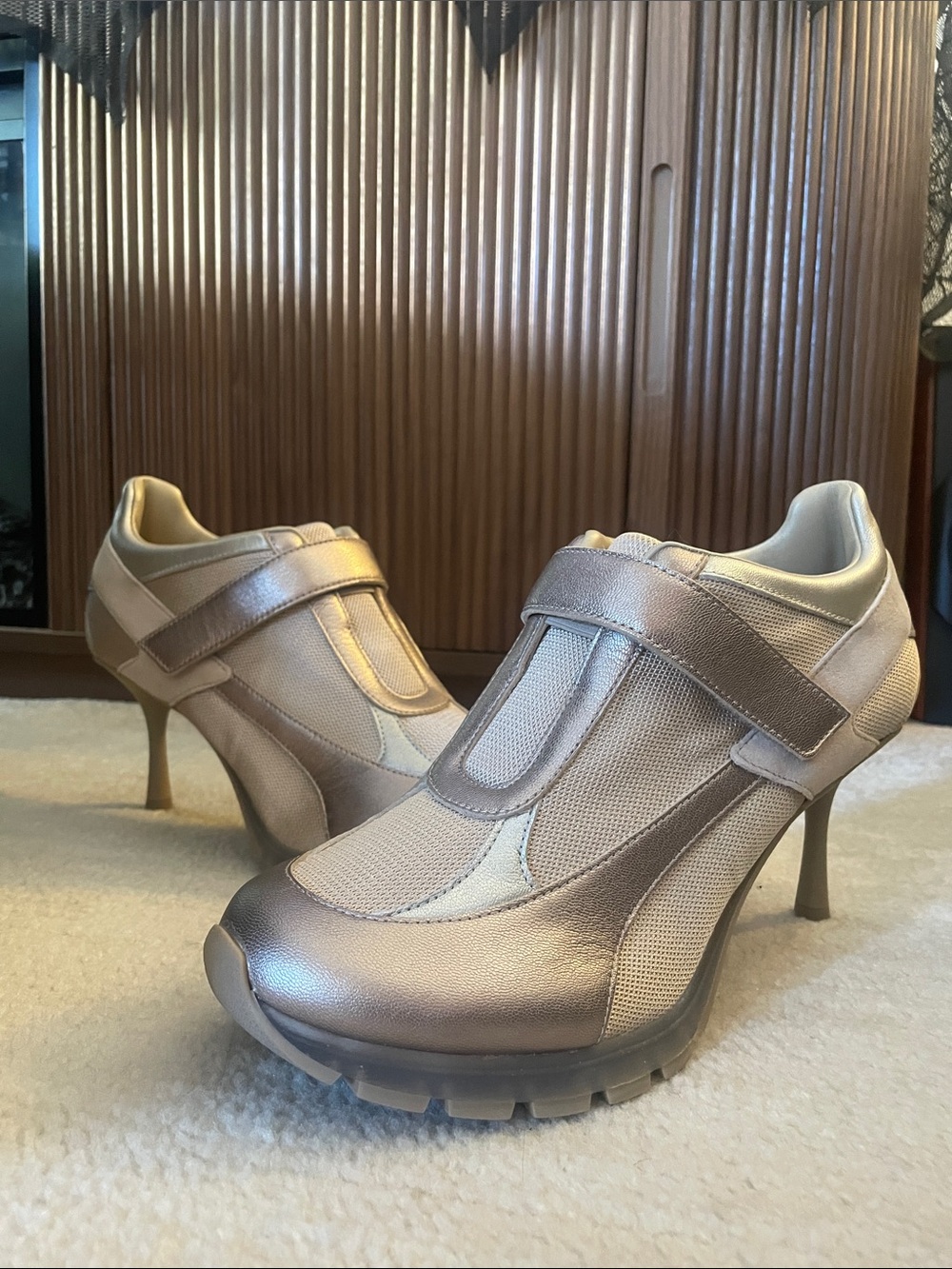 SNEEX The Tepper Champagne Limited Edition Hy-Heel Size 11